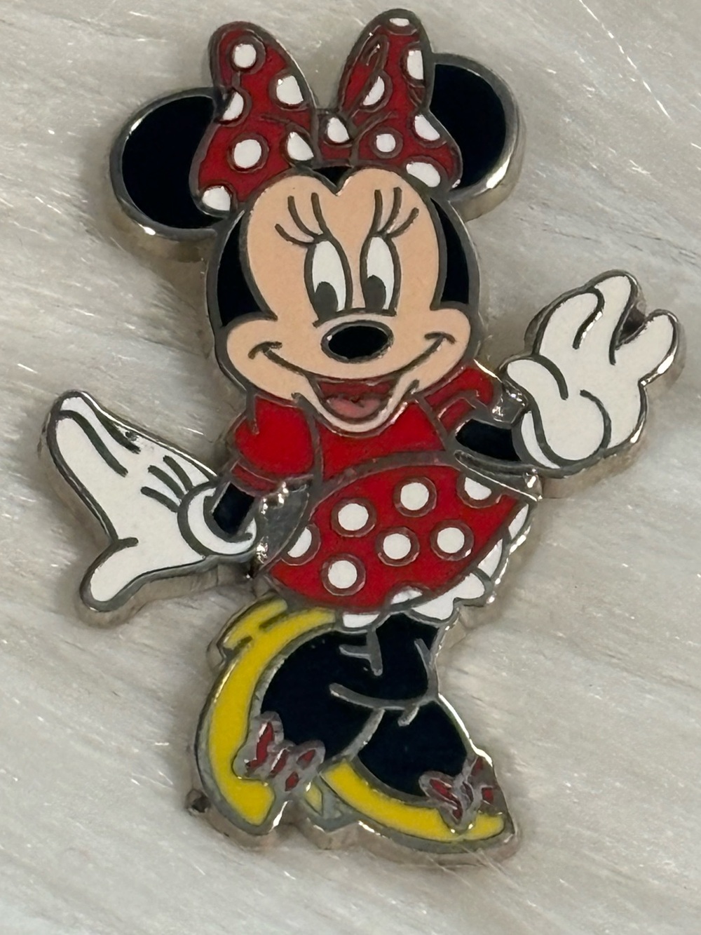 Disney Pin - Shanghai SDR - Minnie in Red Polka Dot Dress Yellow Shoes